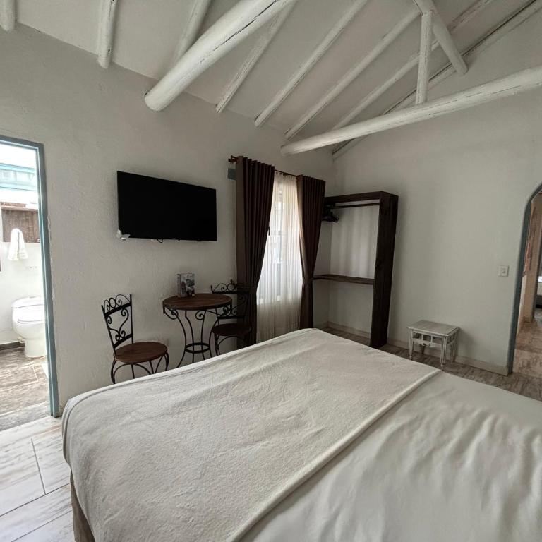 HOTEL BOUTIQUE Santa Helena - Deluxe Double Room with Extra Bed - 7
