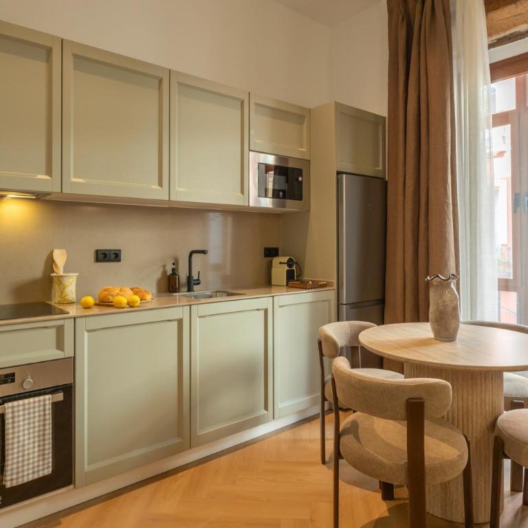 Trajano 44- Sevilla Luxury by Valcambre - Apartamento de 2 dormitorios con balcón - 4