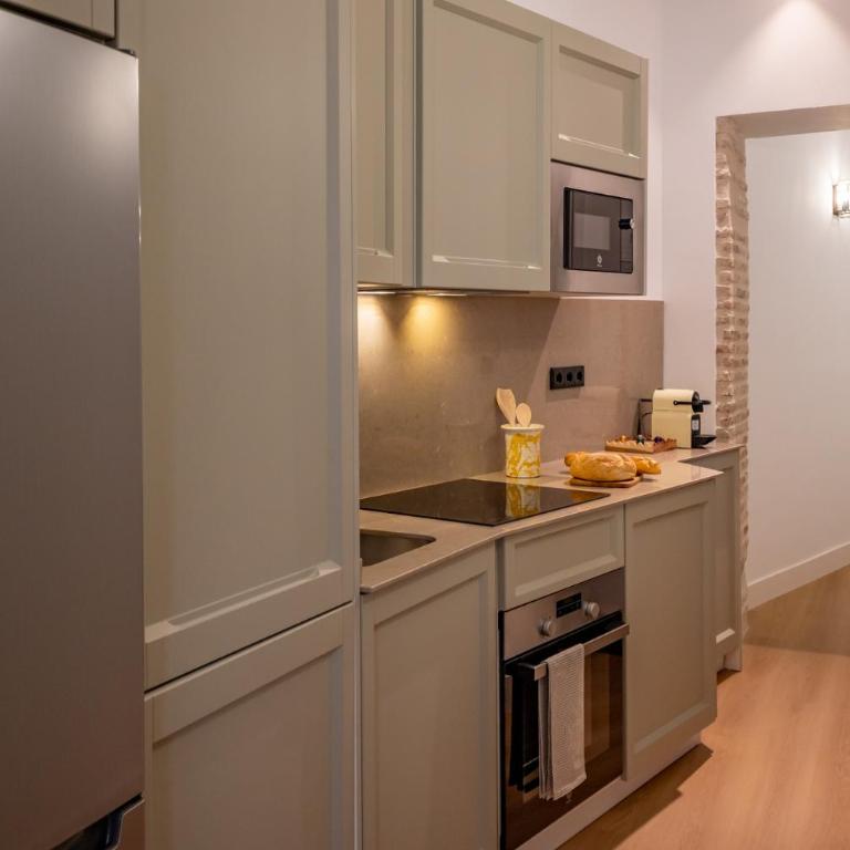 Trajano 44- Sevilla Luxury by Valcambre - Apartamento Premium de 3 dormitorios con balcón - 1