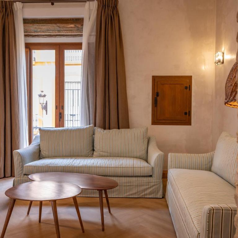 Trajano 44- Sevilla Luxury by Valcambre - Apartamento Premium de 3 dormitorios con balcón - 2