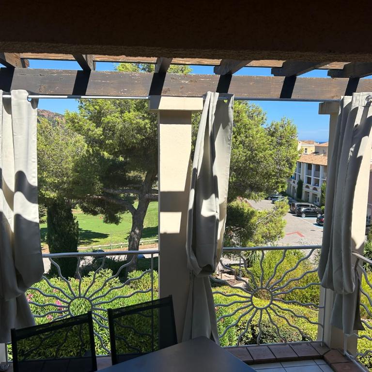 Studio-terrasse avec vue mer-Clim-parking-Draps inclus - Studio-Apartment - 3