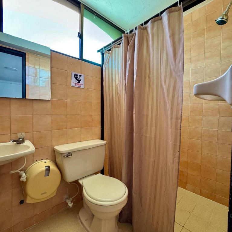 Barranquilla Green - Habitación Triple con baño privado - 1