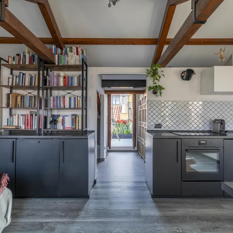 Central Modern Loft, Rooftop Patio, Full Kitchen - Apartment mit 1 Schlafzimmer - 5