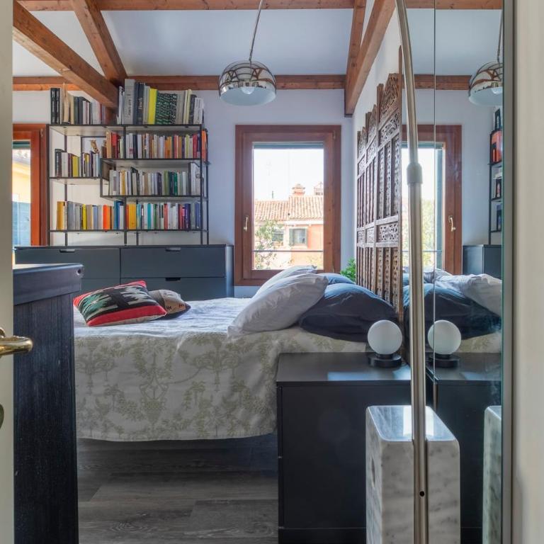 Central Modern Loft, Rooftop Patio, Full Kitchen - Apartment mit 1 Schlafzimmer - 13