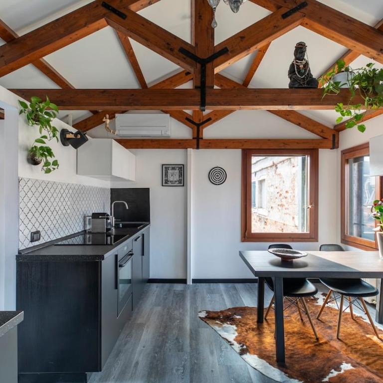 Central Modern Loft, Rooftop Patio, Full Kitchen - Apartment mit 1 Schlafzimmer - 16