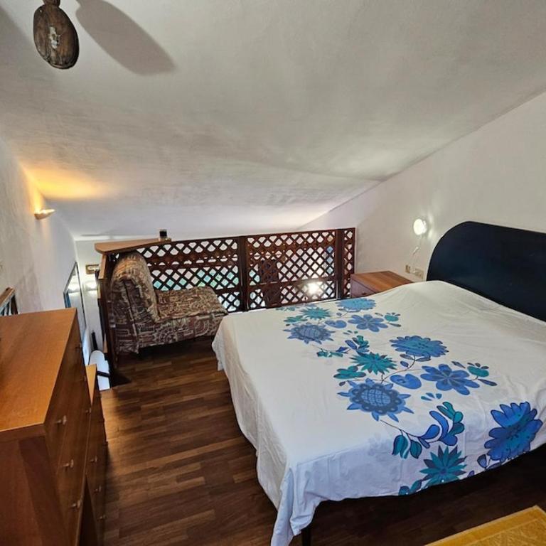 Al centro di Porto Rotondo con posto auto - Appartamento con 2 Camere da Letto - 2