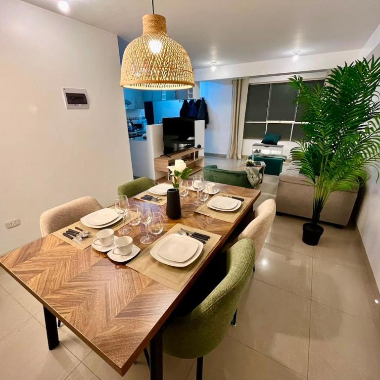 Private Bedroom 1 - Shared Apartment with 2 Bedrooms - Queen Room - 2