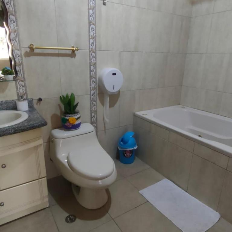 Casa Residencial Familiar - Casa de 3 dormitorios - 28