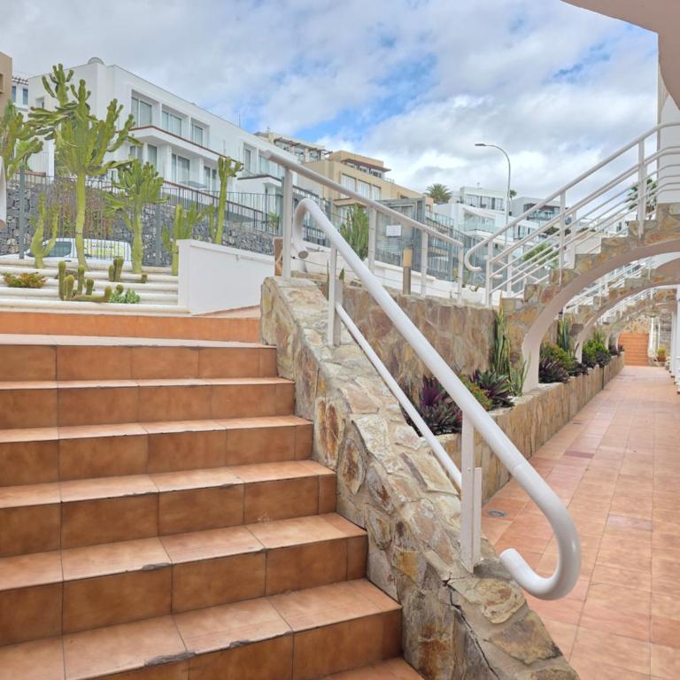 Views, international channels, A-C, pool, bar - Apartamento Estudio - 40