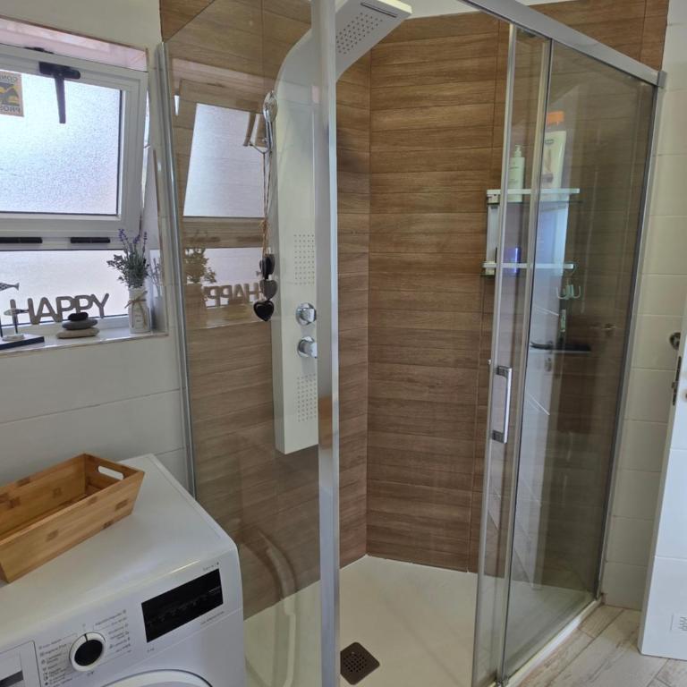 Views, international channels, A-C, pool, bar - Apartamento Estudio - 45