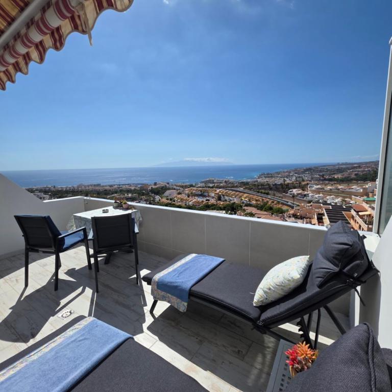 Views, international channels, A-C, pool, bar - Apartamento Estudio - 1