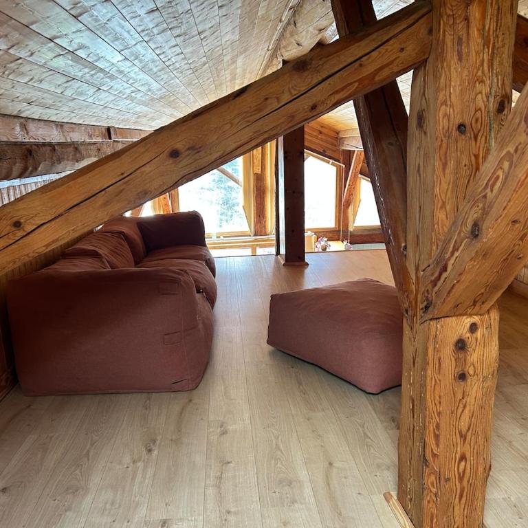 Chalet en pleine nature au-dessus du village - Three-Bedroom Apartment - 8