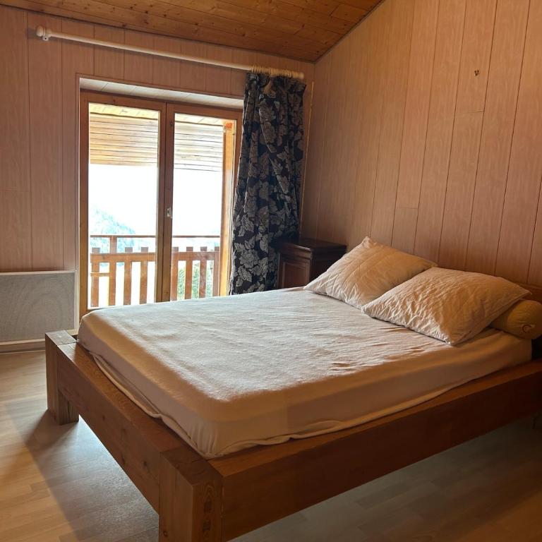 Chalet en pleine nature au-dessus du village - Three-Bedroom Apartment - 10