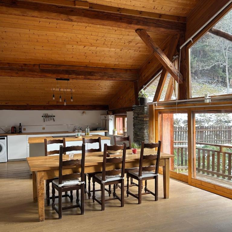 Chalet en pleine nature au-dessus du village - Three-Bedroom Apartment - 14