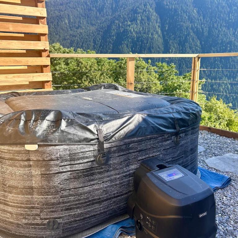 Chalet en pleine nature au-dessus du village - Three-Bedroom Apartment - 15