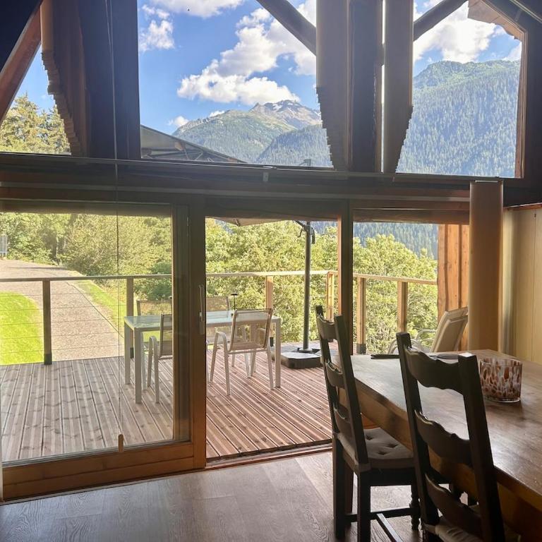 Chalet en pleine nature au-dessus du village - Three-Bedroom Apartment - 24