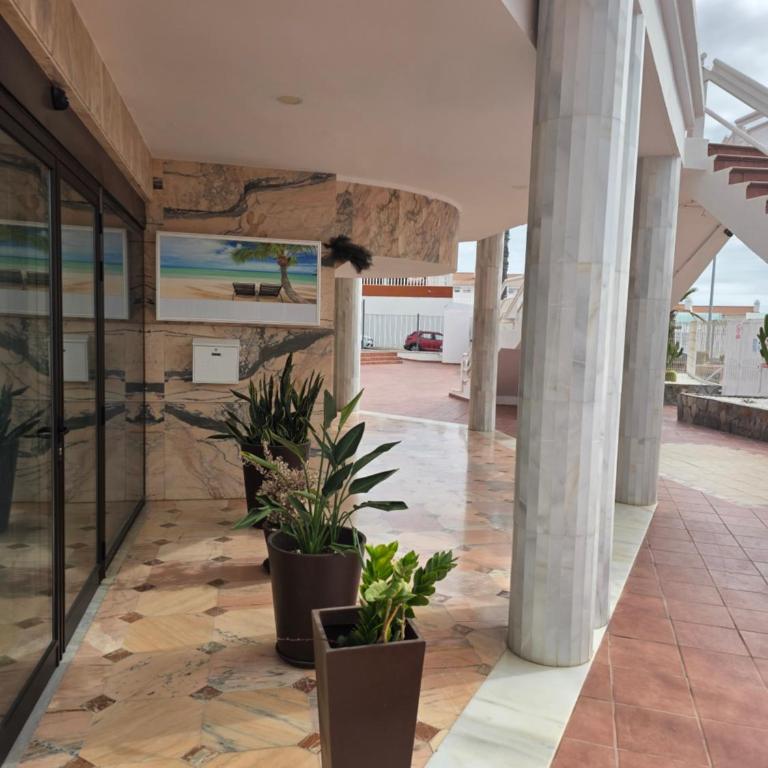 Views, international channels, A-C, pool, bar - Apartamento Estudio - 48