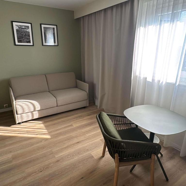 ibis Styles Tours Centre - Chambre Double Familiale Supérieure avec Canapé-Lit - 5
