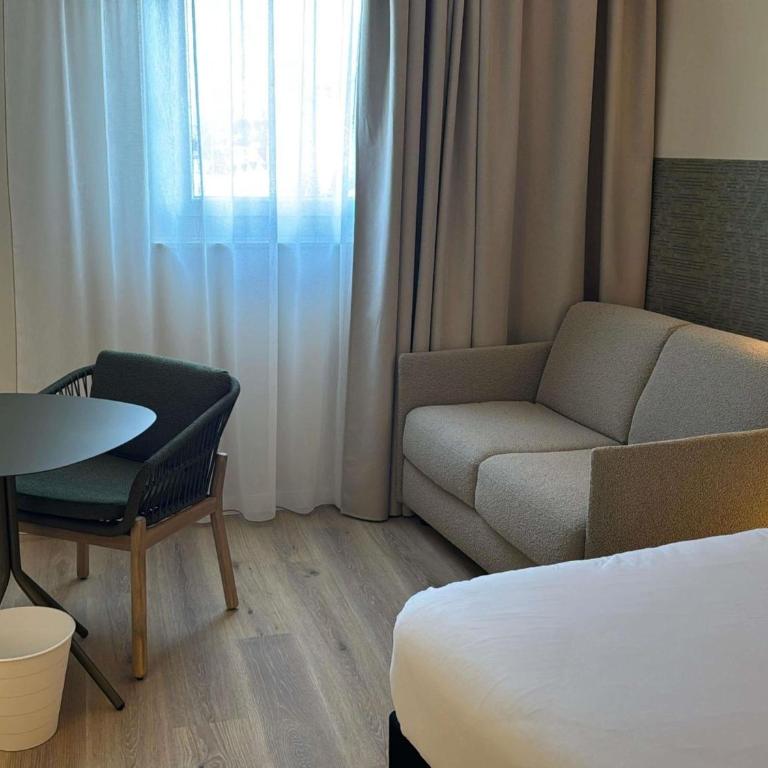 ibis Styles Tours Centre - Chambre Supérieure avec 3 Lits Simples - 8