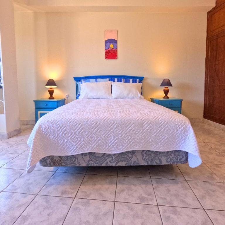 Suites y estudios modernos con wifi rápido en Tarija - Habitación Doble Estándar - 7