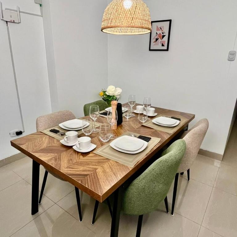 Private Bedroom 2 - Shared Apartment with 2 Bedrooms - Queen Room - 9