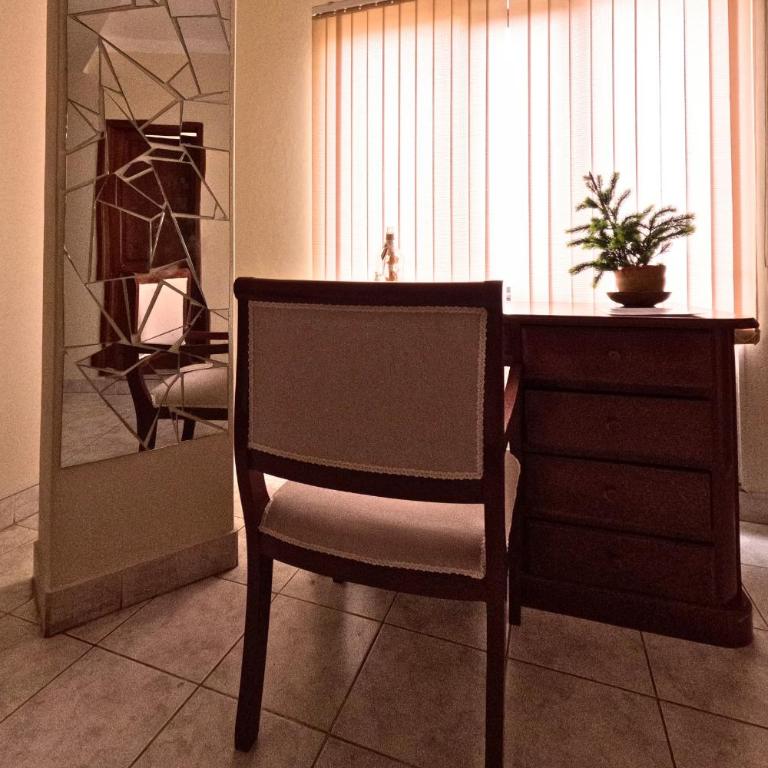 Suites y estudios modernos con wifi rápido en Tarija - Habitación Doble con balcón - 10