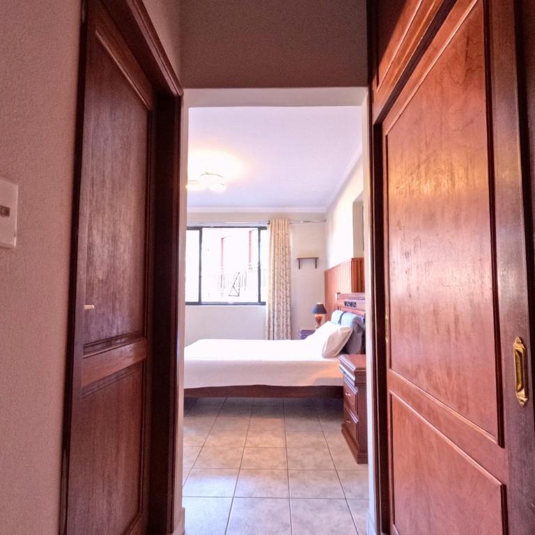 Suites y estudios modernos con wifi rápido en Tarija - Estudio Estándar - 5