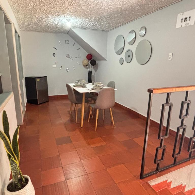 Hospedaje Casa Miraflores - Apartamento Estándar de 3 dormitorios - 4