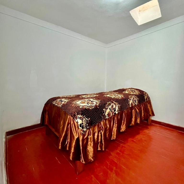 Airport House - Full Apartment with courtyard - One-Bedroom Apartment - 10
