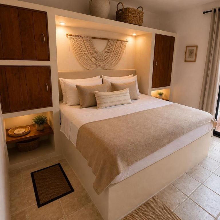 MIO Cancún Hotel Boutique - Suite con cama grande y balcón - 30