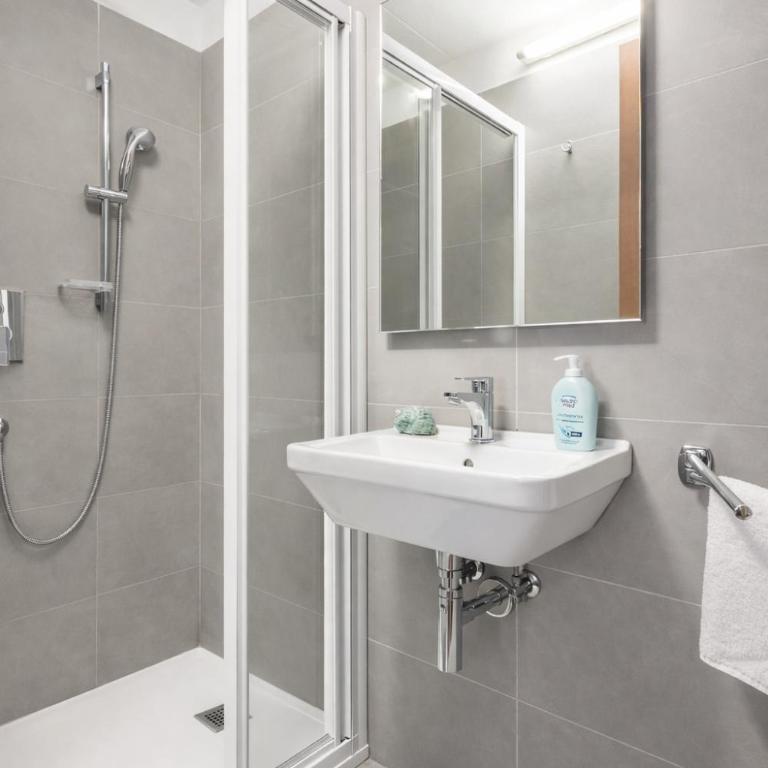 Central & Cozy Apt with Canal View, Full Kitchen - Apartment mit 1 Schlafzimmer - 10