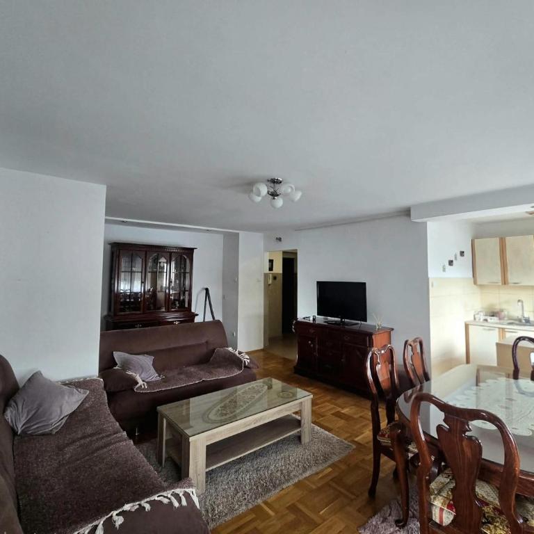 Banja Luka Centar - Apartman sa 2 Spavaće Sobe - 1
