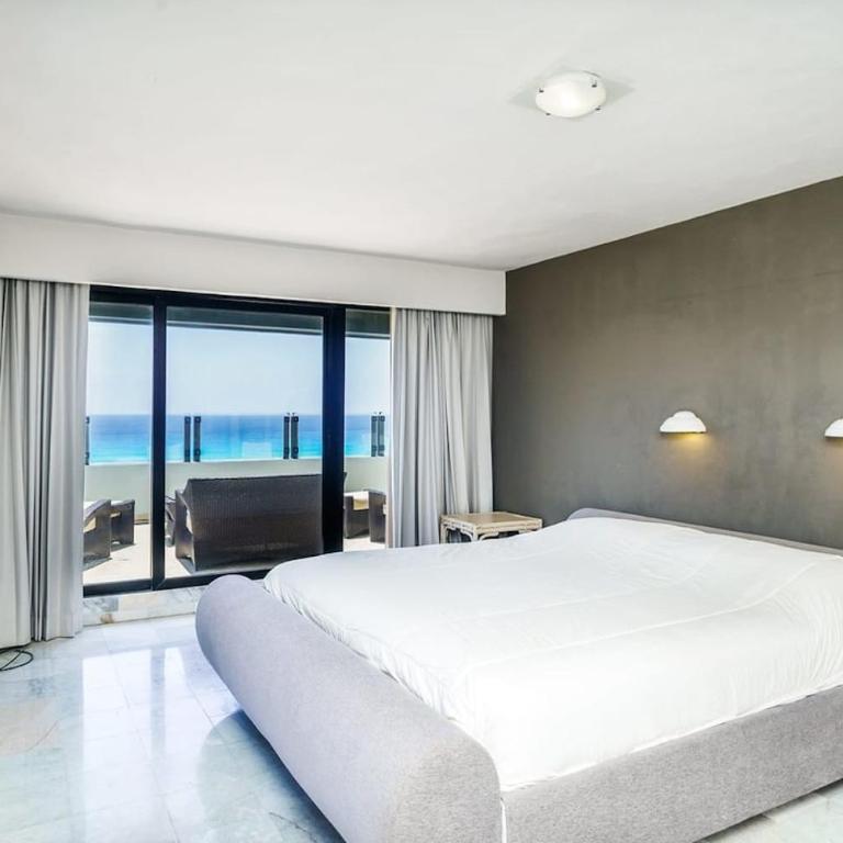 Fabulous Oceanview Suite Access to Beach & Pools - Three-Bedroom Apartment - 5
