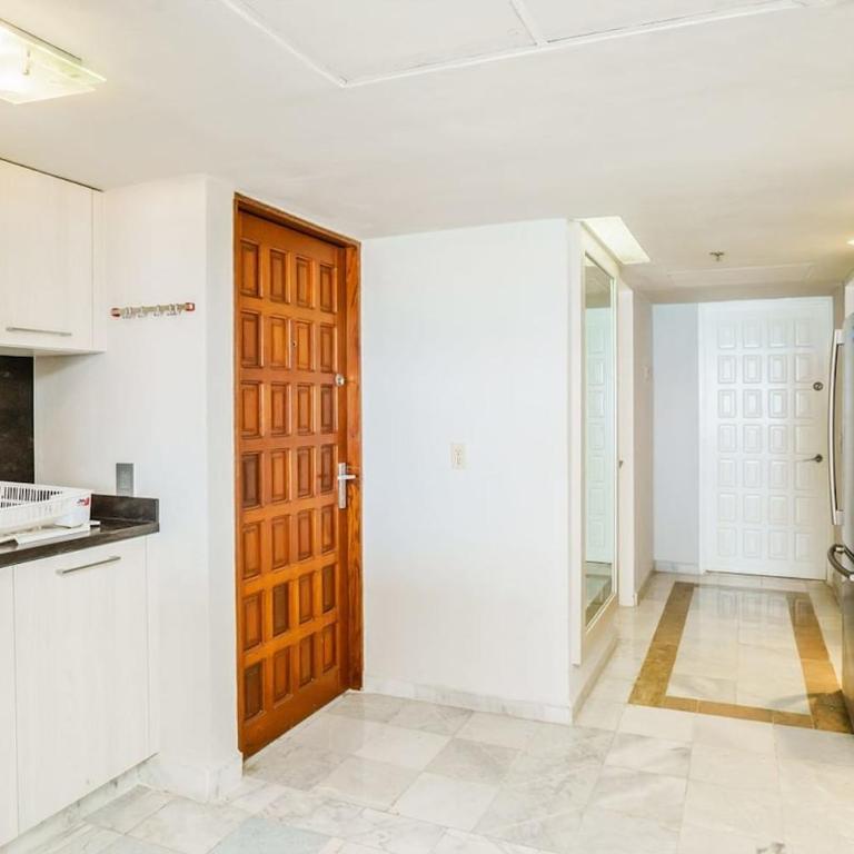 Fabulous Oceanview Suite Access to Beach & Pools - Three-Bedroom Apartment - 11