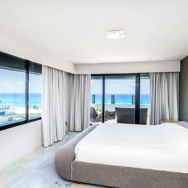 Fabulous Oceanview Suite Access to Beach & Pools - Three-Bedroom Apartment - 14