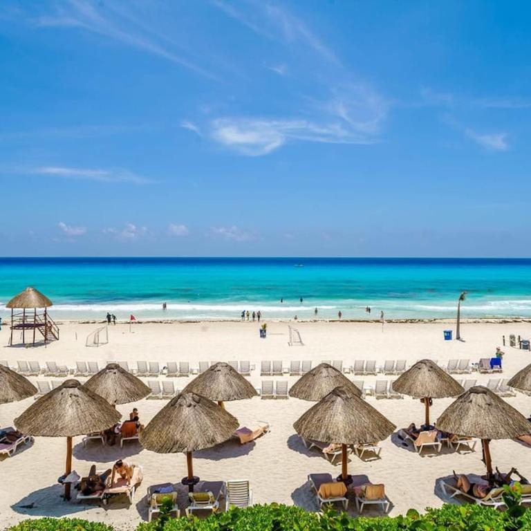 Fabulous Oceanview Suite Access to Beach & Pools - Three-Bedroom Apartment - 28