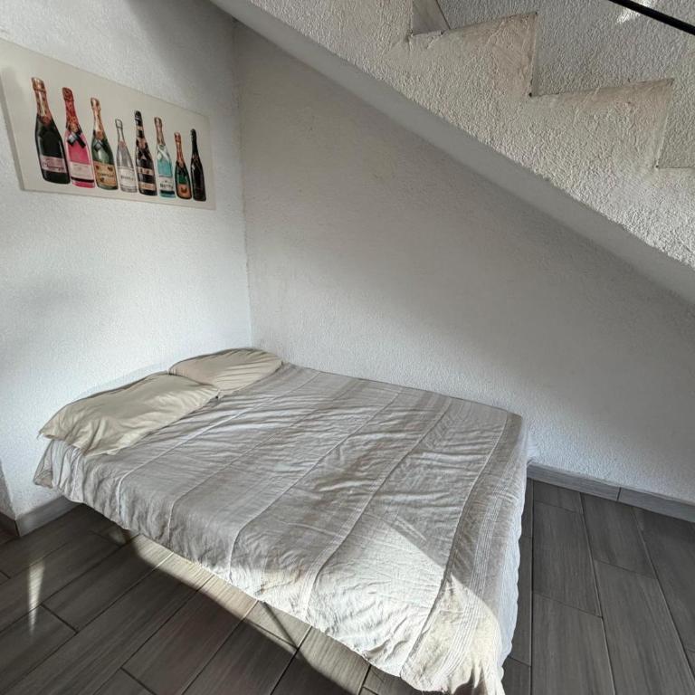 Shoreline Condo 5 Desert Oasis Free Wifi, Cool AC - Two-Bedroom Apartment with Sea View - 15