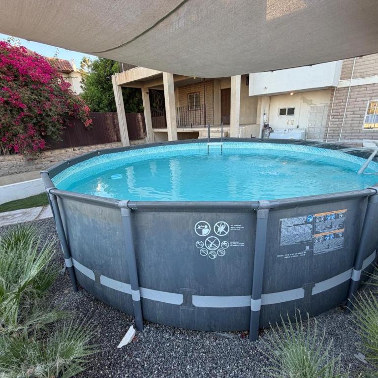 Shoreline Condo 5 Desert Oasis Free Wifi, Cool AC - Two-Bedroom Apartment with Sea View - 17