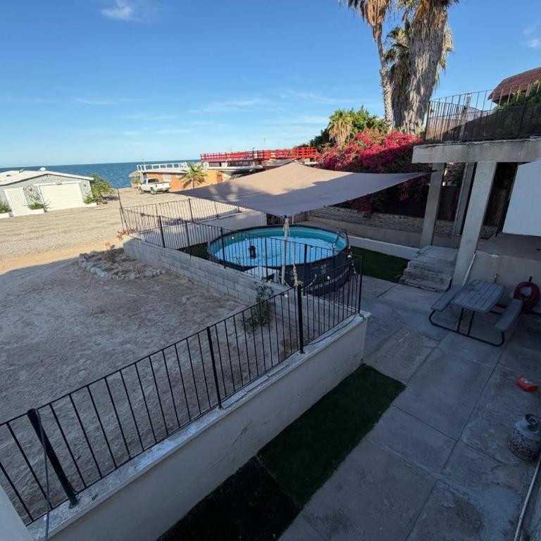 Shoreline Condo 5 Desert Oasis Free Wifi, Cool AC - Two-Bedroom Apartment with Sea View - 19