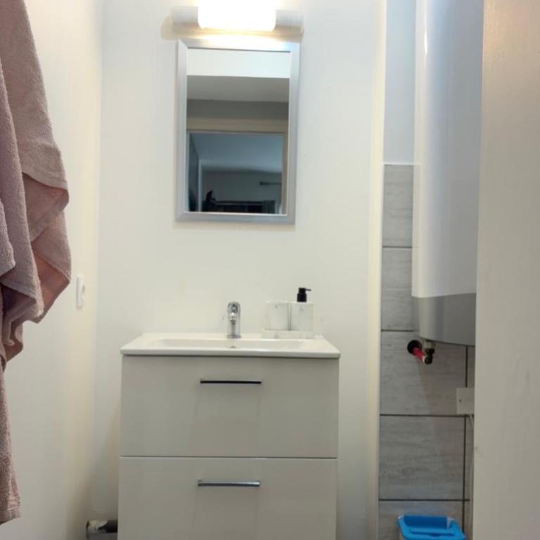 Studio avec jardin terrasse et parking privé - Appartement 2 Chambres - 8