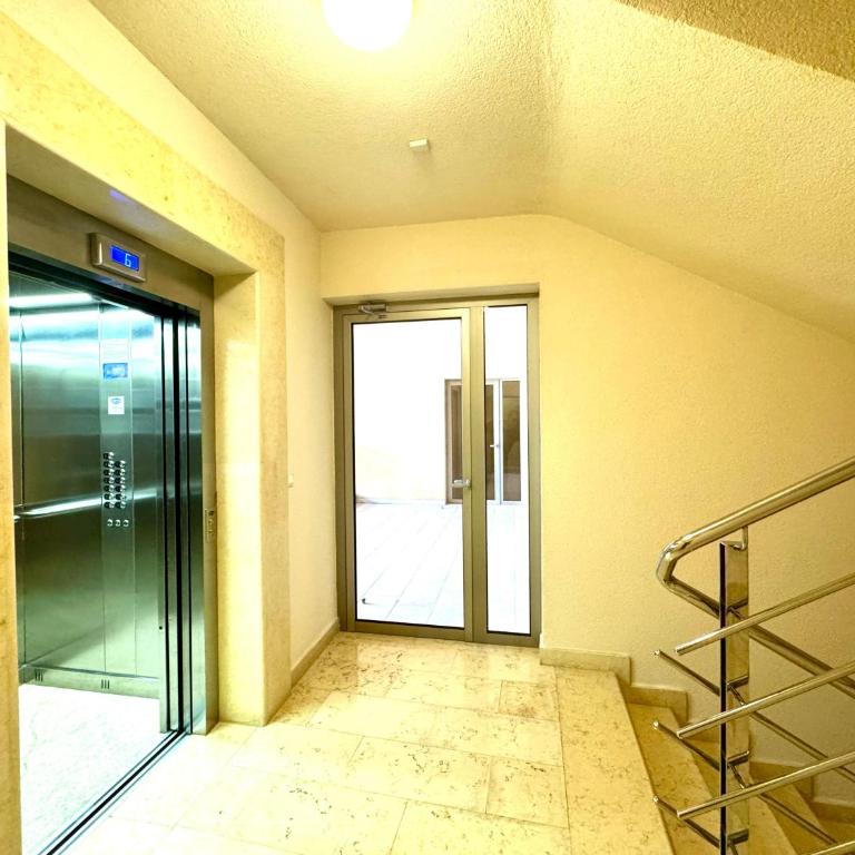 Harmonia VIP - Apartman sa 2 Spavaće Sobe, Terasom i Pogledom na More - 6