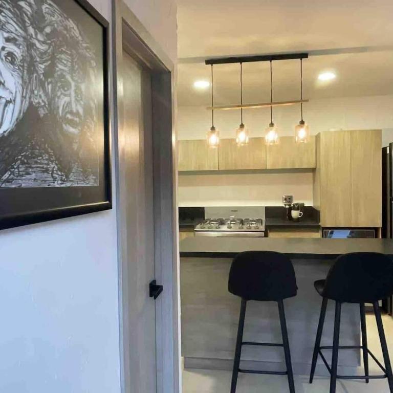Twin Homes Compound - 5 Bedrooms - 1 km to US Consulate - Casa de 5 dormitorios - 17