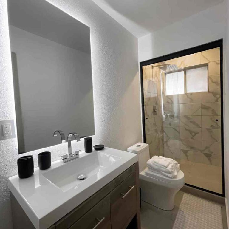 Twin Homes Compound - 5 Bedrooms - 1 km to US Consulate - Casa de 5 dormitorios - 21