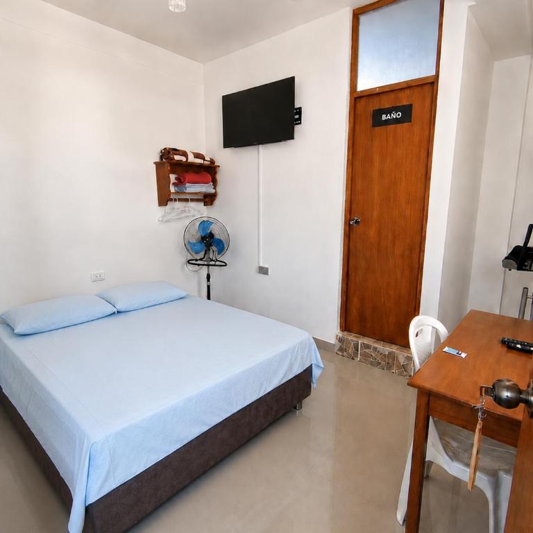 Hospedaje Los Cocos Talara! aire acondicionado maximo confort - Double Room with Private Bathroom - 2