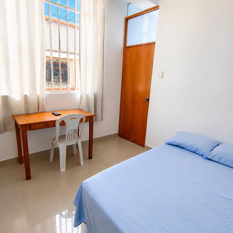 Hospedaje Los Cocos Talara! aire acondicionado maximo confort - Double Room with Private Bathroom - 3