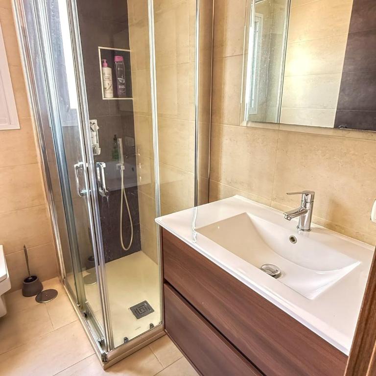 Central Apartment in Nerja with Pool and Parking - Apartamento de 2 dormitorios - 20