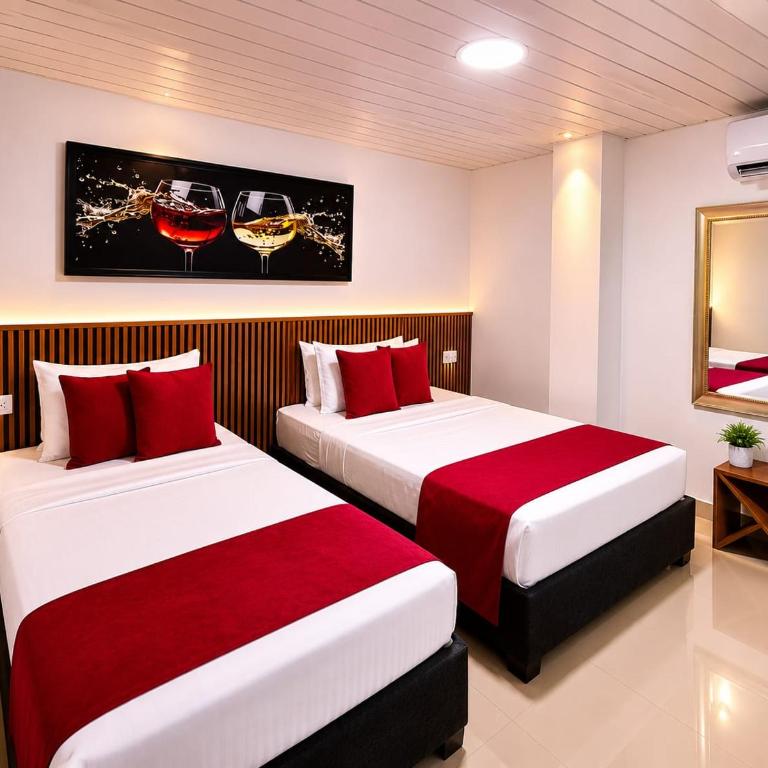 Hotel Gama Cartagena - Standard Quadruple Room - 11