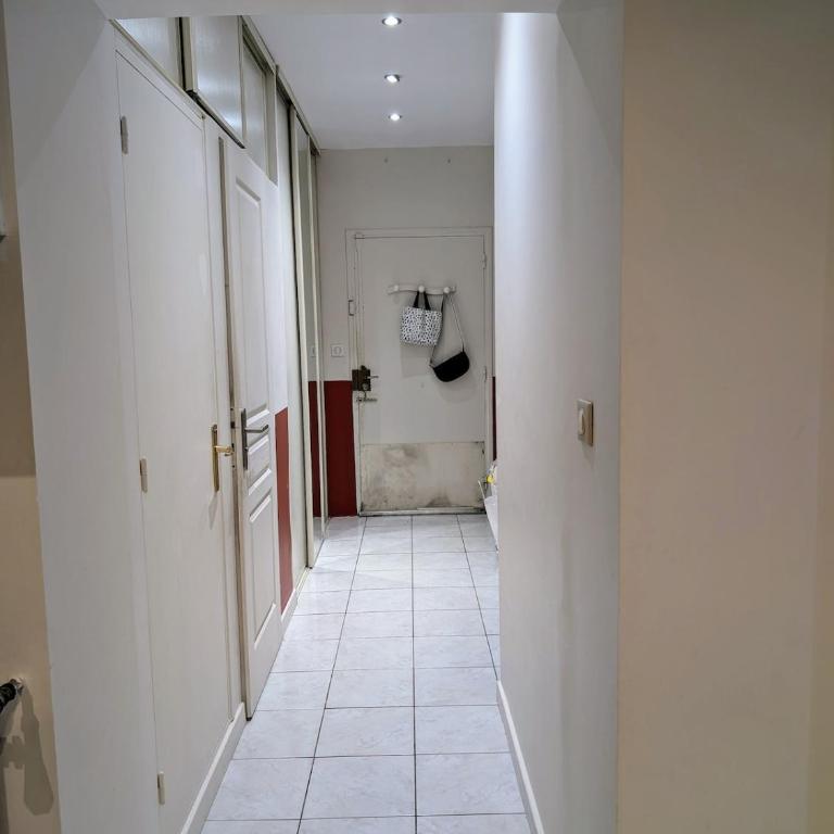 Chambre privée dans une résidence familiale - Appartement 1 Chambre - 6