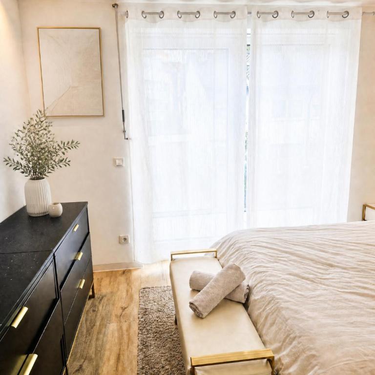 Beautiful new L apartment -15 min to Octoberfest - Apartamento con vistas a la piscina - 9