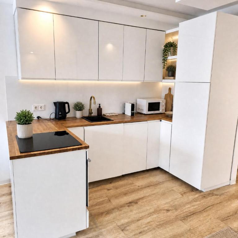 Beautiful new L apartment -15 min to Octoberfest - Apartamento con vistas a la piscina - 15